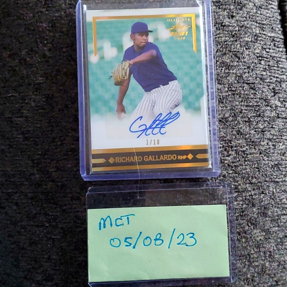 sports card collectibles